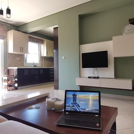 Quiet Apartment In A Private House Loutraki  Luaran gambar